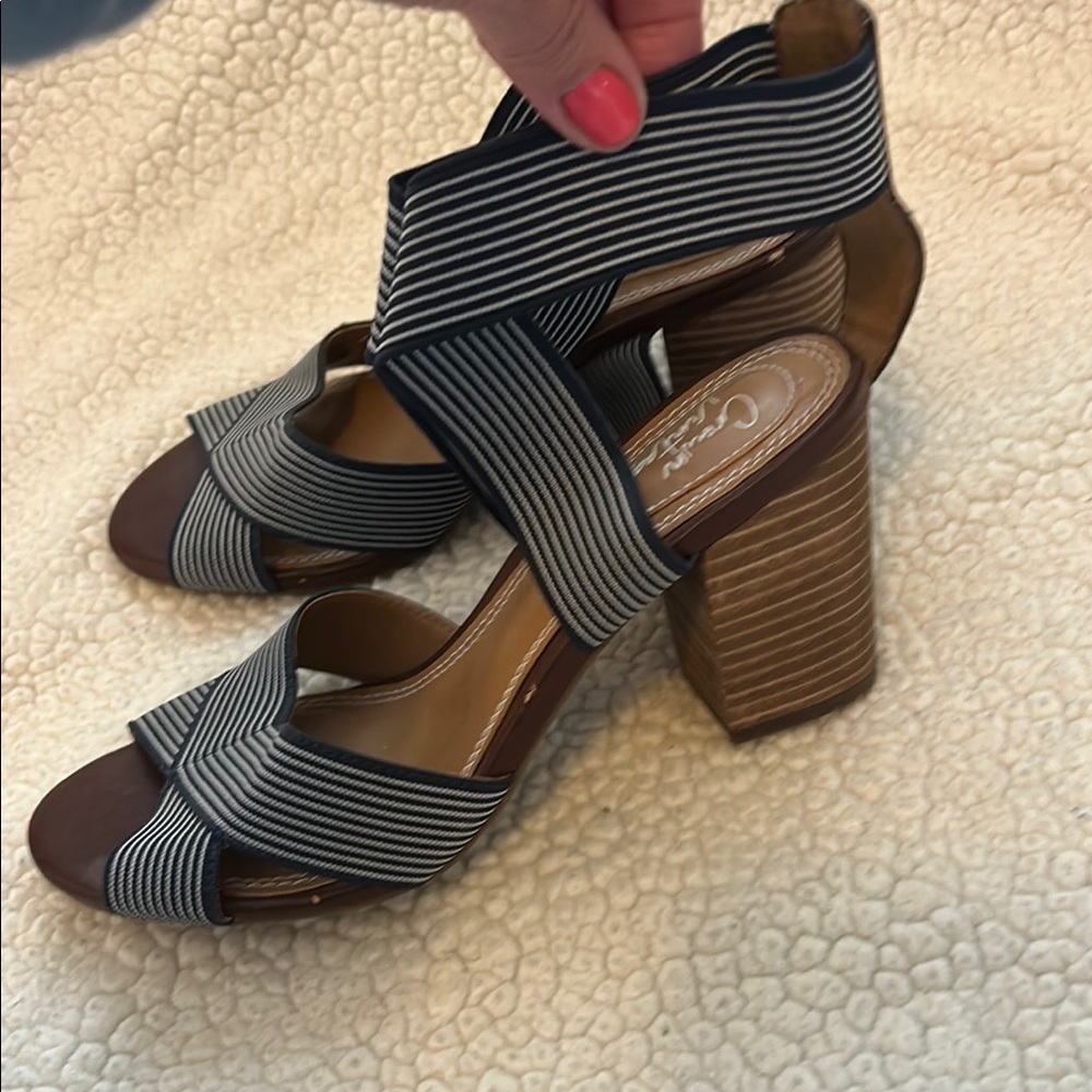 Crown Black and Brown Block Heel Sandals - Picture 5 of 11
